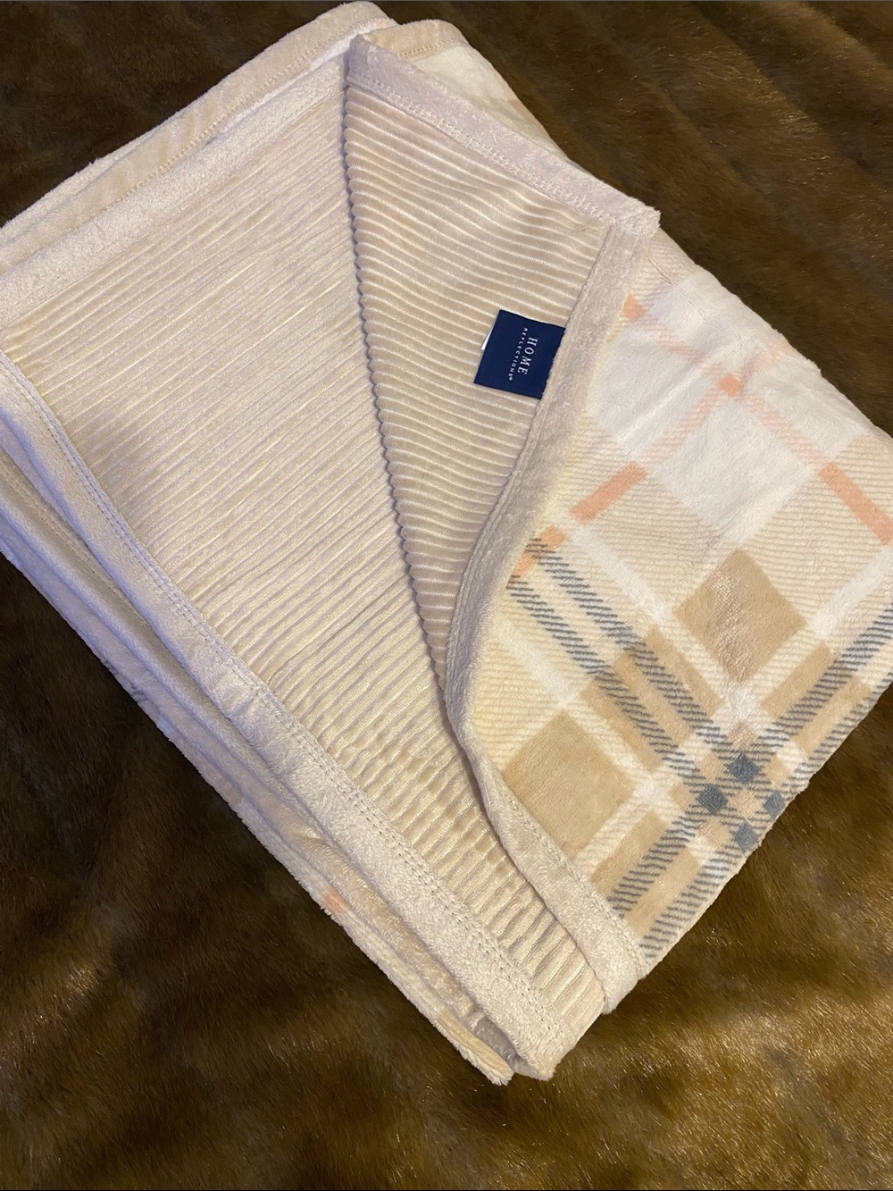 Home Reflections Cozy Plaid Throw Blanket in Cream and Beige, very soft